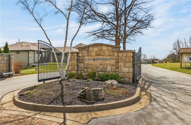 611 N Winnebago Drive, Lake Winnebago, MO 64034
