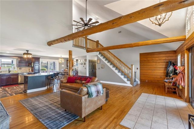 611 N Winnebago Drive, Lake Winnebago, MO 64034