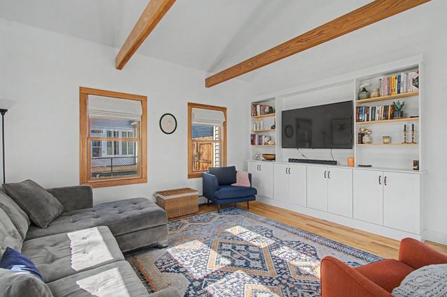22 Davis Parkway, South Burlington, VT 05403