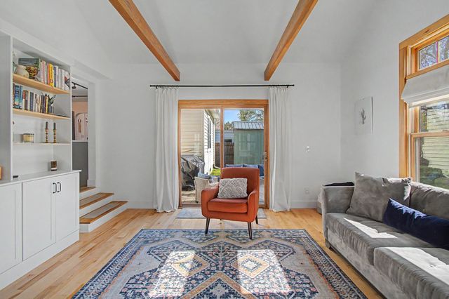 22 Davis Parkway, South Burlington, VT 05403