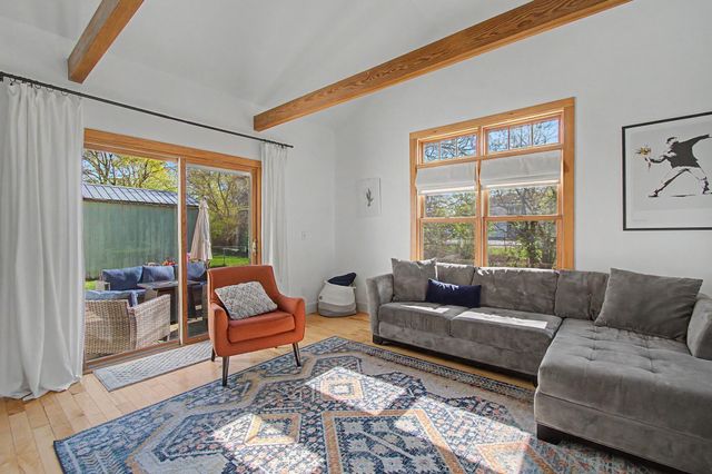 22 Davis Parkway, South Burlington, VT 05403