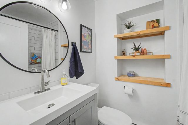22 Davis Parkway, South Burlington, VT 05403