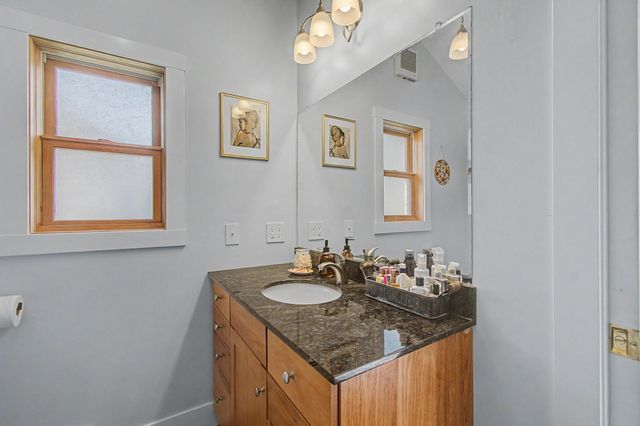 22 Davis Parkway, South Burlington, VT 05403