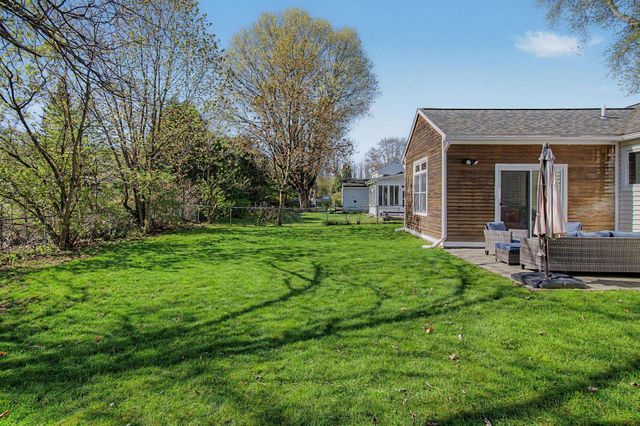 22 Davis Parkway, South Burlington, VT 05403