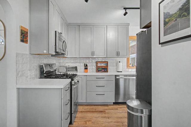 22 Davis Parkway, South Burlington, VT 05403