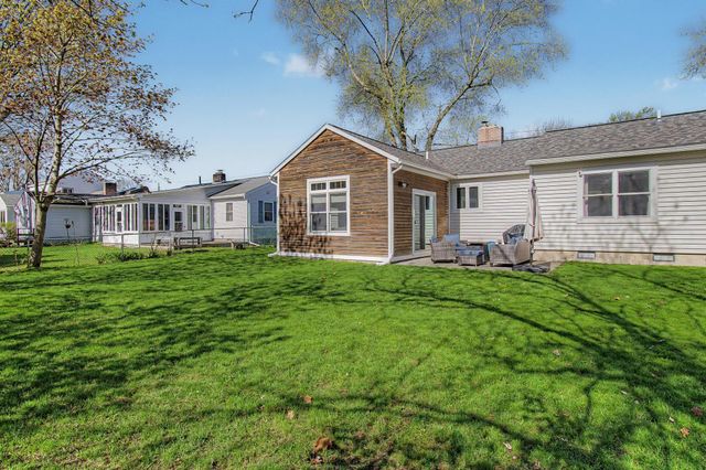22 Davis Parkway, South Burlington, VT 05403