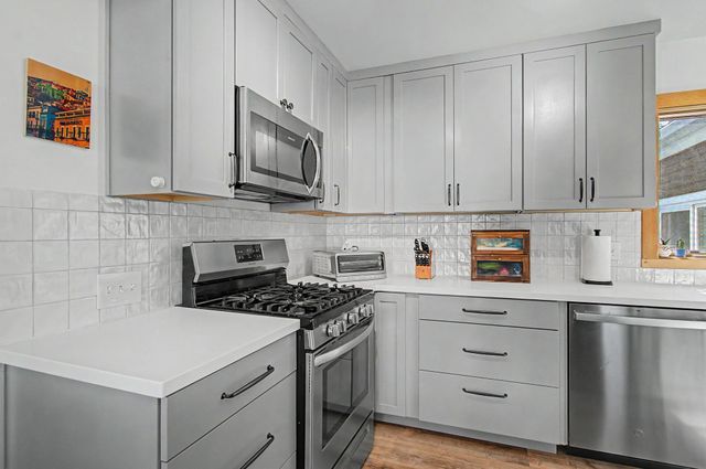 22 Davis Parkway, South Burlington, VT 05403