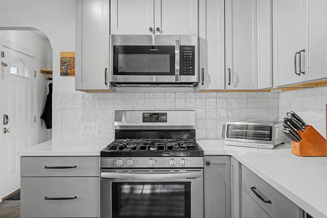 22 Davis Parkway, South Burlington, VT 05403