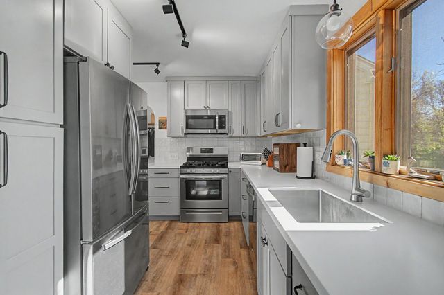 22 Davis Parkway, South Burlington, VT 05403
