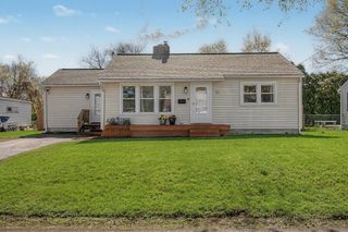 22 Davis Parkway, South Burlington, VT 05403