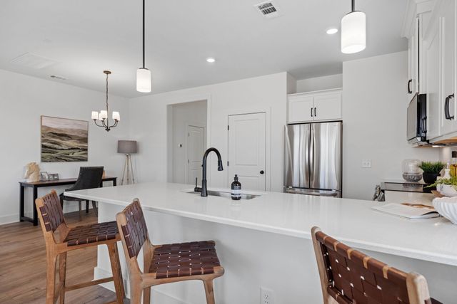6001 Mill Tree Ct, Nashville, TN 37221