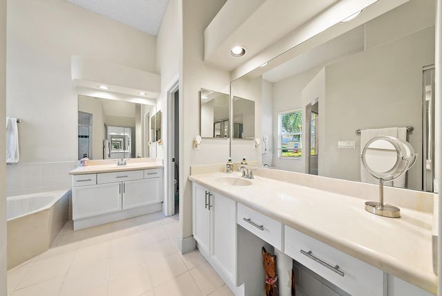 6206 Indian Forest Circle, Lake Worth, FL 33463