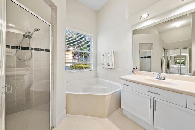 6206 Indian Forest Circle, Lake Worth, FL 33463