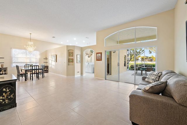 6206 Indian Forest Circle, Lake Worth, FL 33463