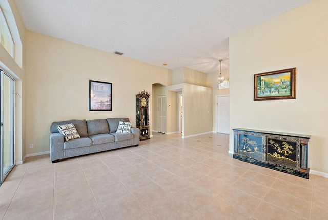 6206 Indian Forest Circle, Lake Worth, FL 33463