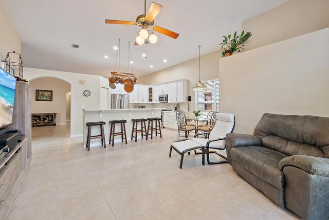 6206 Indian Forest Circle, Lake Worth, FL 33463