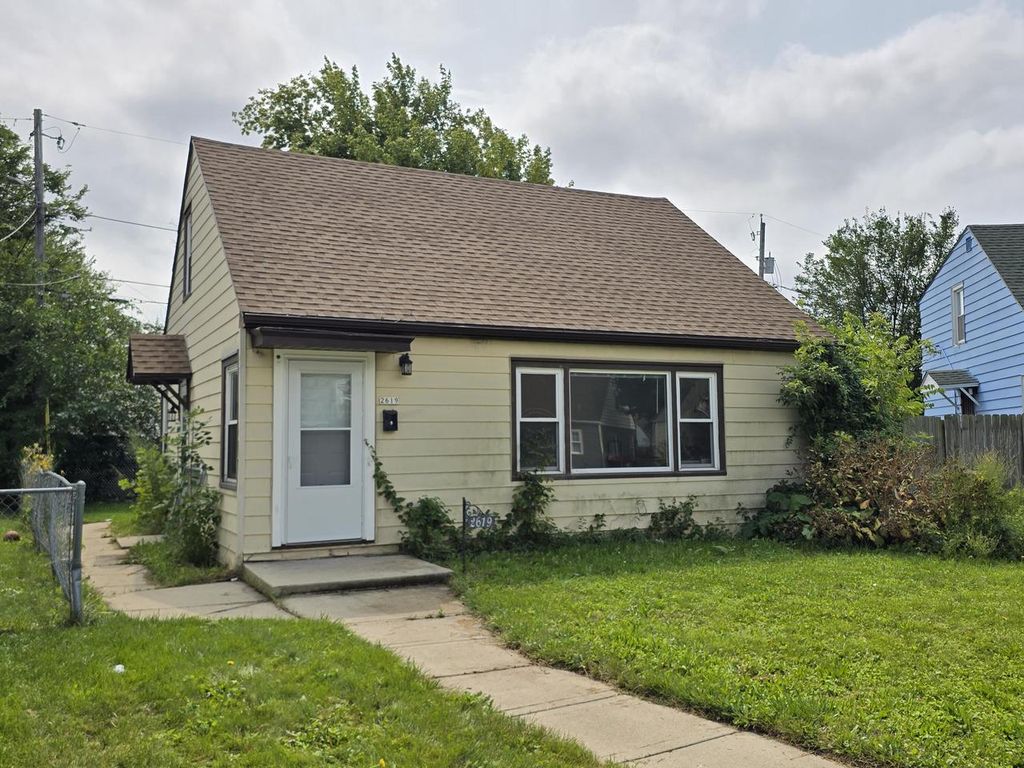 2619 W Linwal LANE, Milwaukee, WI 53209