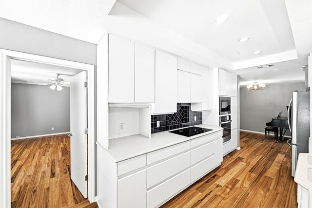 8608 Crest Ridge CIR, Austin, TX 78750