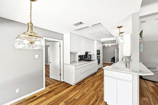 8608 Crest Ridge CIR, Austin, TX 78750