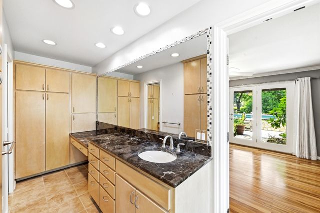 8608 Crest Ridge CIR, Austin, TX 78750