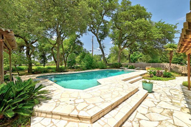 8608 Crest Ridge CIR, Austin, TX 78750