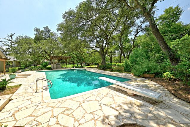 8608 Crest Ridge CIR, Austin, TX 78750