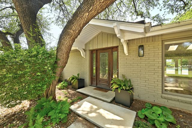 8608 Crest Ridge CIR, Austin, TX 78750