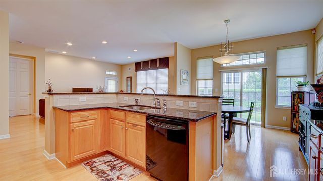 3 Crooked Stick Place, Monroe, NJ 08831