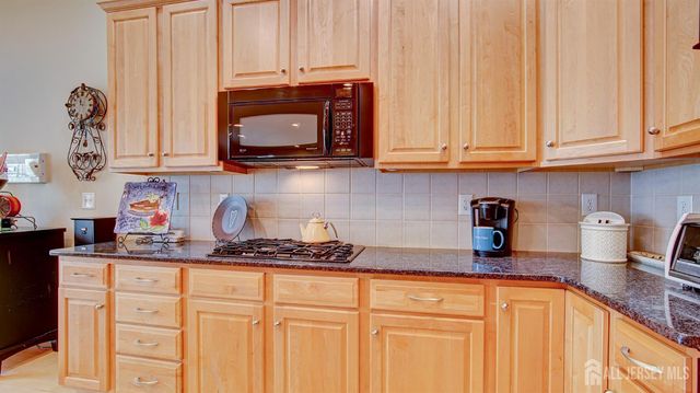 3 Crooked Stick Place, Monroe, NJ 08831