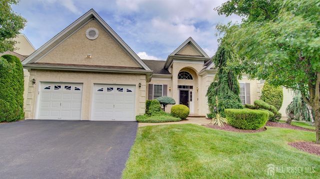 3 Crooked Stick Place, Monroe, NJ 08831