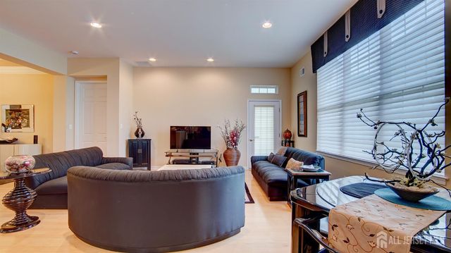 3 Crooked Stick Place, Monroe, NJ 08831