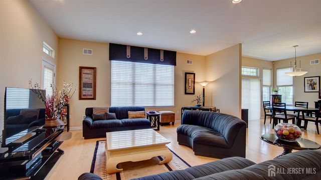 3 Crooked Stick Place, Monroe, NJ 08831