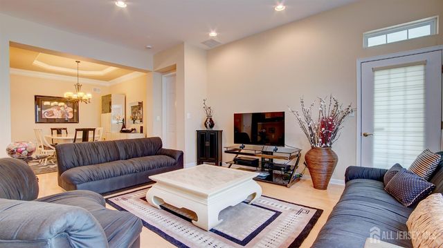 3 Crooked Stick Place, Monroe, NJ 08831