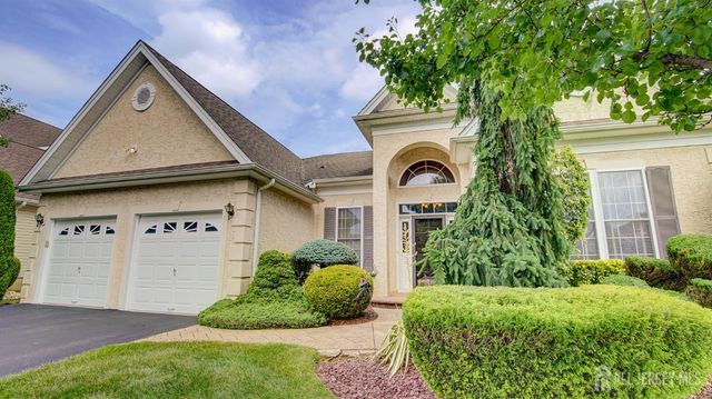 3 Crooked Stick Place, Monroe, NJ 08831