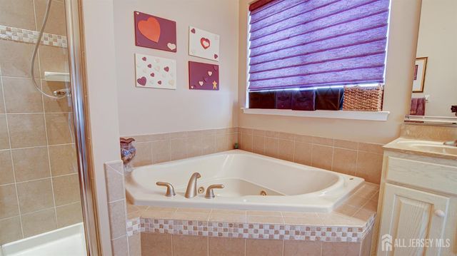 3 Crooked Stick Place, Monroe, NJ 08831