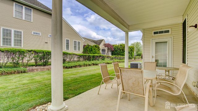 3 Crooked Stick Place, Monroe, NJ 08831