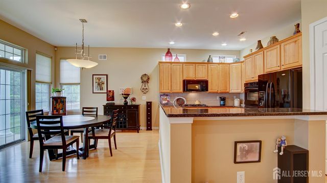 3 Crooked Stick Place, Monroe, NJ 08831