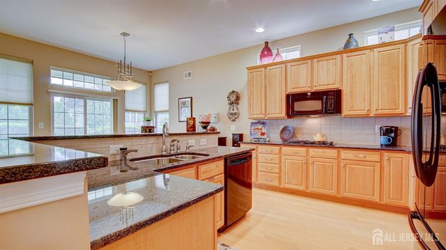 3 Crooked Stick Place, Monroe, NJ 08831