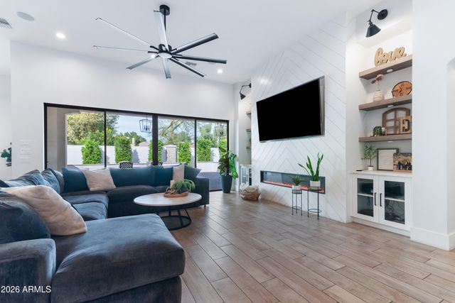 3414 E GABLE Circle, Mesa, AZ 85204