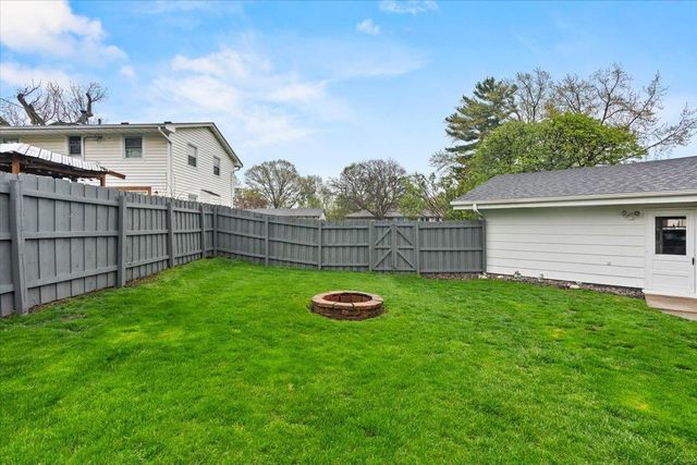 6972 Hickory Drive NE, Fridley, MN 55432