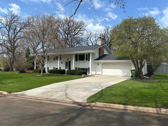 6972 Hickory Drive NE, Fridley, MN 55432