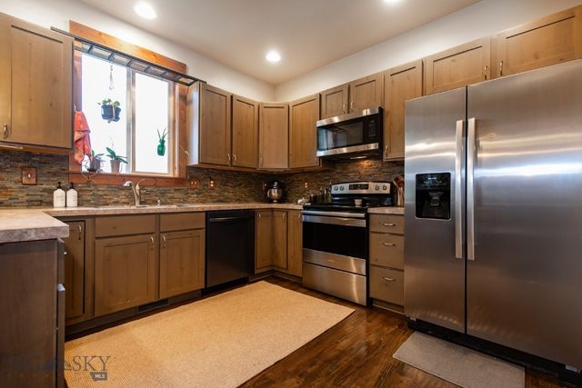 1005 Las Campanas, Belgrade, MT 59714