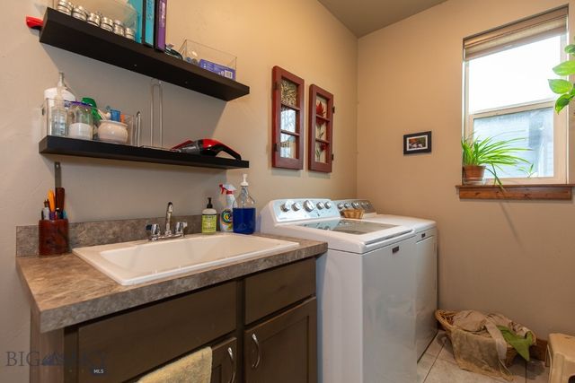 1005 Las Campanas, Belgrade, MT 59714