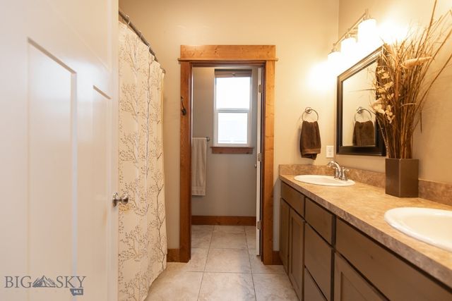 1005 Las Campanas, Belgrade, MT 59714