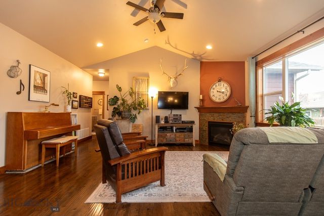 1005 Las Campanas, Belgrade, MT 59714