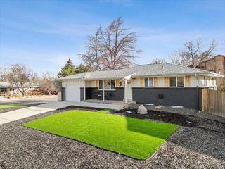 952 S Garland Way, Lakewood, CO 80226