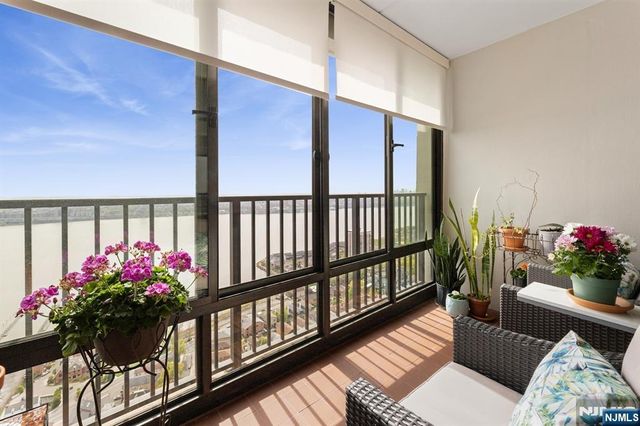 5 Horizon Road #2509, Fort Lee, NJ 07024
