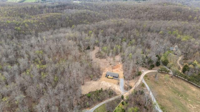 10948 Kyle Road, Bon Aqua, TN 37025