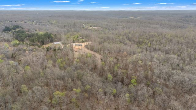 10948 Kyle Road, Bon Aqua, TN 37025