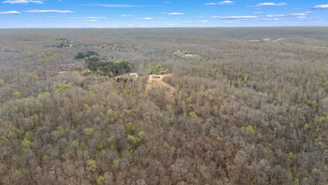 10948 Kyle Road, Bon Aqua, TN 37025